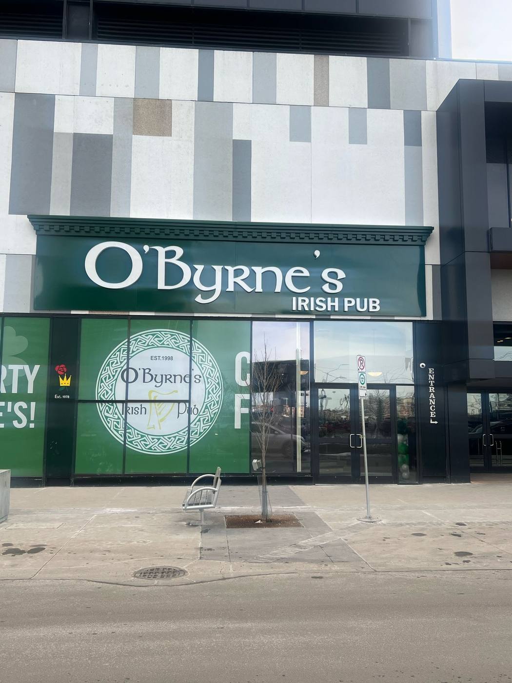 O'Byrne's - Storefront sign