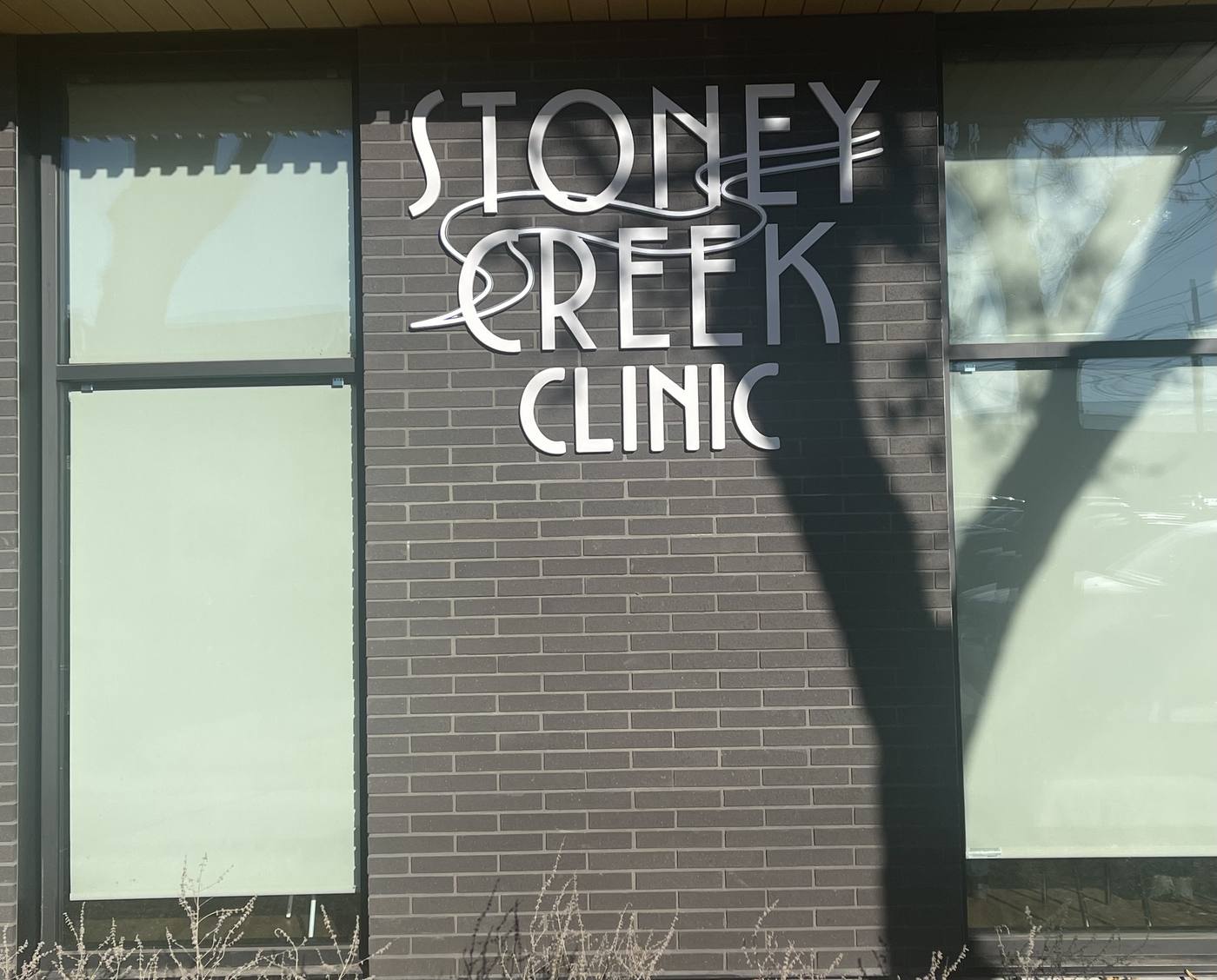 Stoney Creek Clinic - Building letters